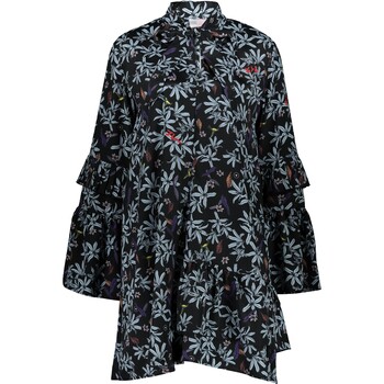 Czarna sukienka w kwiaty