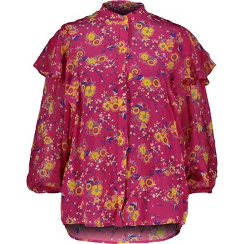 Różowa bluzka w kwiaty