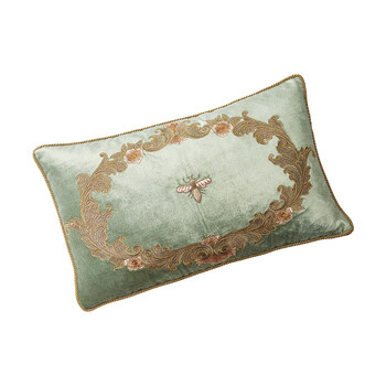 Poduszka ze złotym haftem