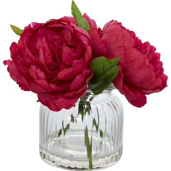 Sztuczne kwiaty w kolorze magenta