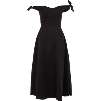 Sukienka z opadającymi ramionami