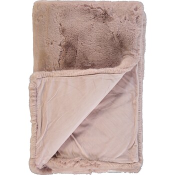 Narzuta imitująca futro