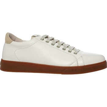 Białe skórzane buty