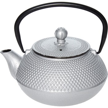 Srebrny imbryk do herbaty