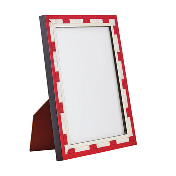 Czerwona ramka na zdjecia