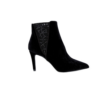 Czarne buty na obcasie