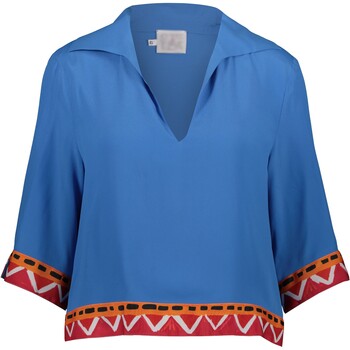 Niebieska koszula ze wzorem