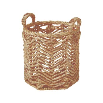 Koszyk z rattanu