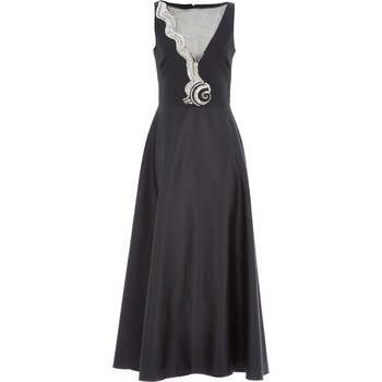 Czarna suknia wieczorowa