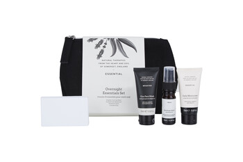 TK Maxx zestaw z kosmetyczka 59.99zl