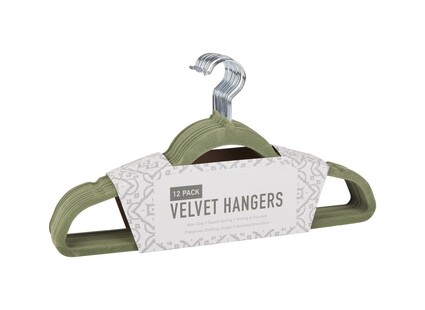 TK Maxx zielone aksamitne wieszaki 27.99PLN