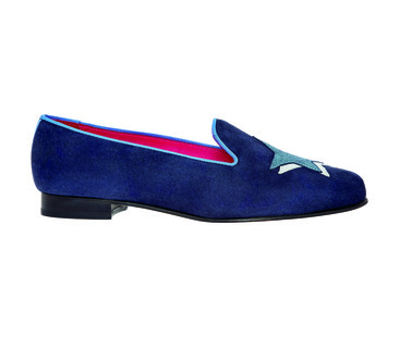 Granatowe buty z motywem gwiazdy