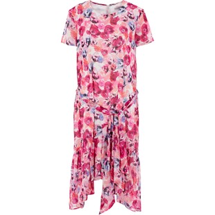 Różowa sukienka w kwiaty