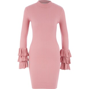 Różowa dzianinowa sukienka z długimi rękawami