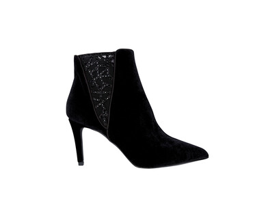 Czarne buty na obcasie