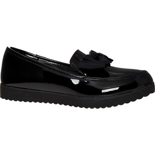 Lakierowane buty z kokardka