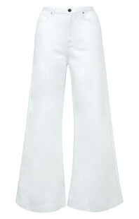 Białe spodnie z szerokimi nogawkami