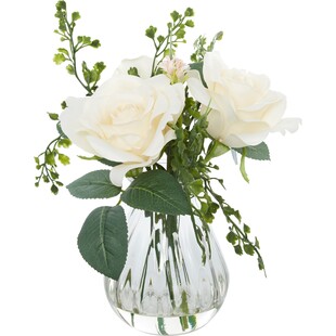 Bukiet sztucznych kwiatów