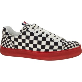 Trampki w szachownicę