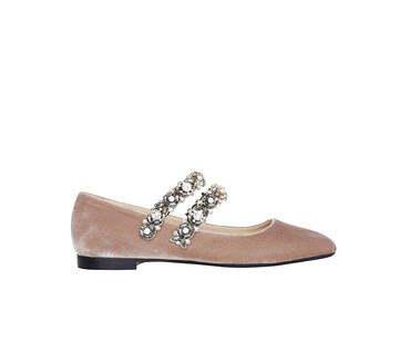 Różowe buty z ozdobami