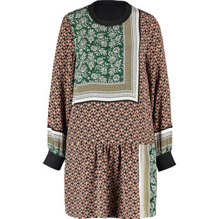 Kolorowa sukienka z długim rękawem